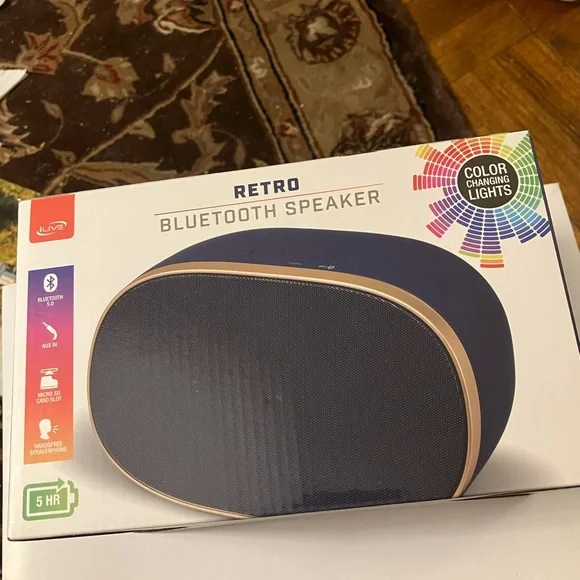iLIVE Retro  Elegant Black Bluetooth Speaker with Color Changing lights❤️🌺 - Picture 2 of 10